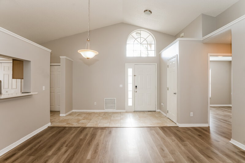 2,510/Mo, 466 Valencia Place Cir Orlando, FL 32825 Living Room View 2