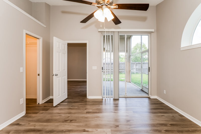 2,510/Mo, 466 Valencia Place Cir Orlando, FL 32825 Main Bedroom View 2