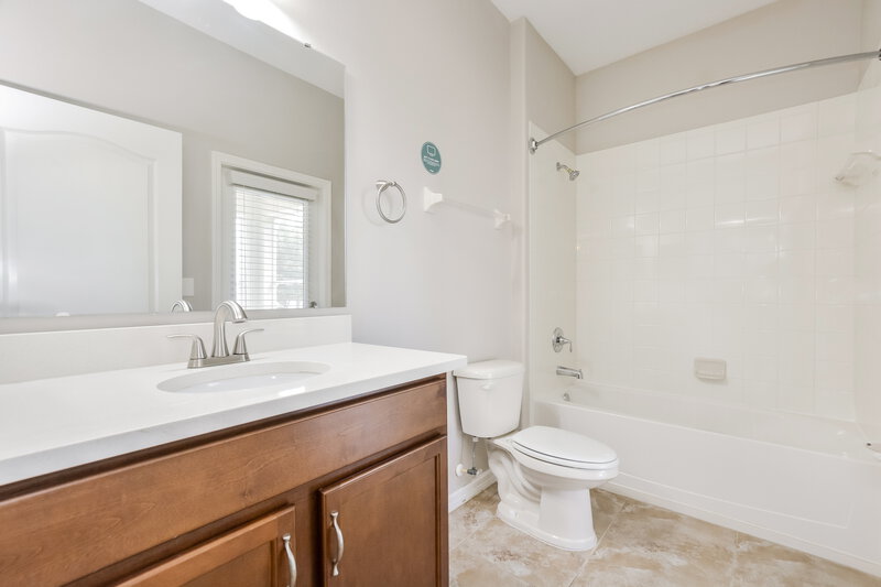 2,465/Mo, 5736 Coquyt Dr Mount Dora, FL 32757 Bathroom View