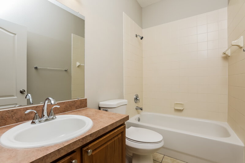 2,160/Mo, 1216 Longville Cir Tavares, FL 32778 Bathroom View