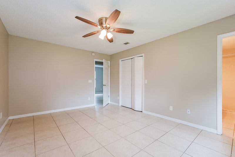 2,215/Mo, 725 Meadowside Ct Orlando, FL 32825 Main Bedroom View