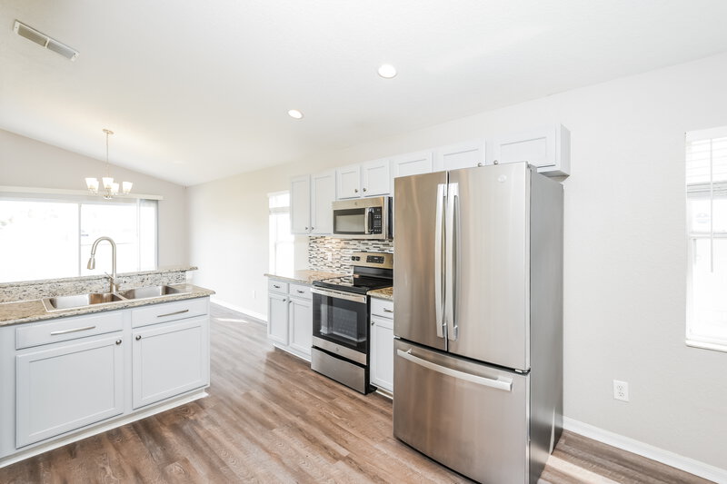 2,315/Mo, 1035 Pine St Apopka, FL 32703 Kitchen View 2