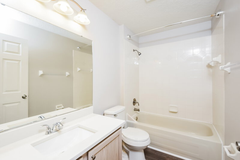 2,315/Mo, 1035 Pine St Apopka, FL 32703 Bathroom View