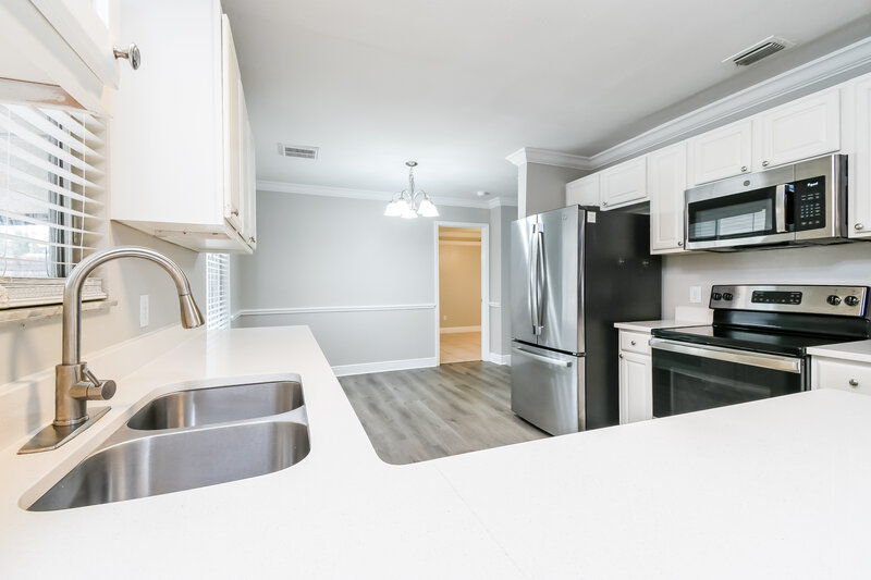 3,590/Mo, 1048 Saint Croix Ave Apopka, FL 32703 Kitchen View 2