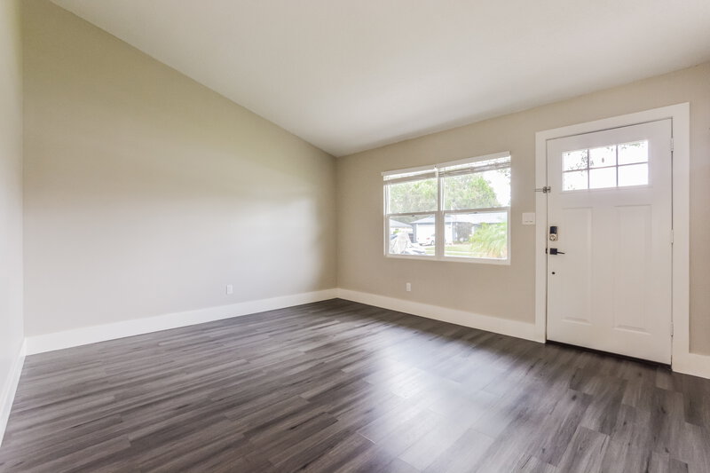 2,105/Mo, 8660 Lyonia Dr Orlando, FL 32829 Living Room View