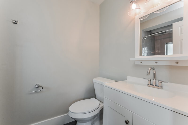2,105/Mo, 8660 Lyonia Dr Orlando, FL 32829 Main Bathroom View