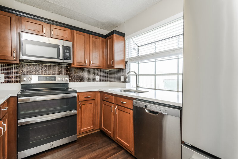 1,990/Mo, 3449 Sugar Mill Rd Kissimmee, FL 34741 Kitchen View