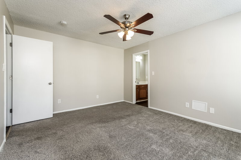 1,990/Mo, 3449 Sugar Mill Rd Kissimmee, FL 34741 Main Bedroom View 2