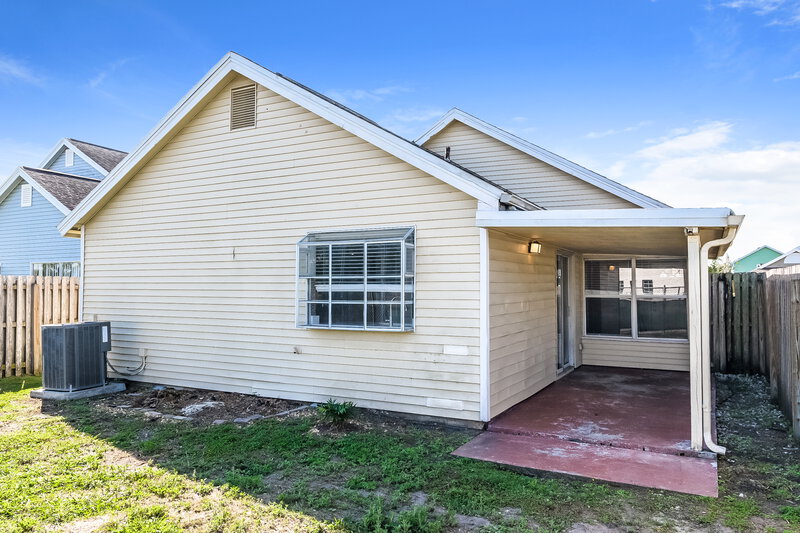 1,990/Mo, 3449 Sugar Mill Rd Kissimmee, FL 34741 Rear View