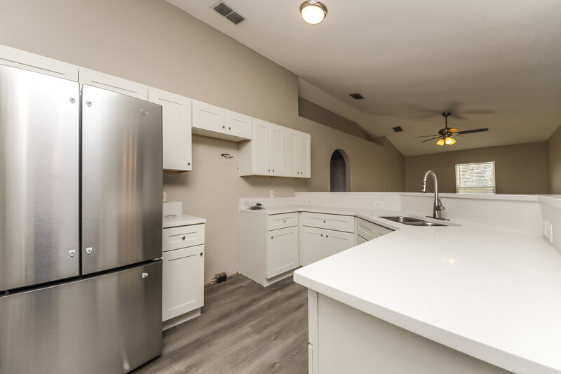1,770/Mo, 341 Chelmsford Ct Kissimmee, FL 34758 Kitchen View