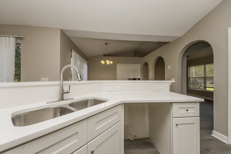 1,770/Mo, 341 Chelmsford Ct Kissimmee, FL 34758 Kitchen View 2