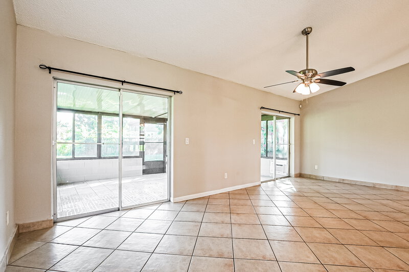 2,060/Mo, 8726 Gopher Ln Orlando, FL 32829 Living Room View