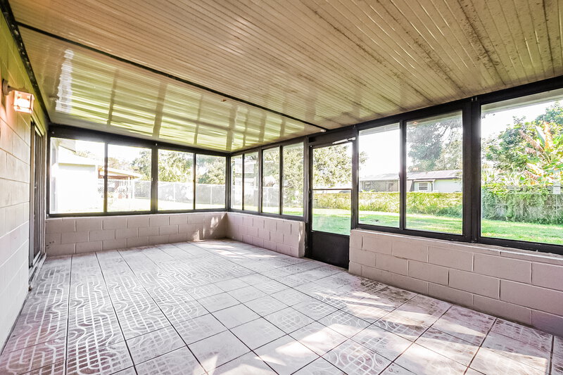 2,060/Mo, 8726 Gopher Ln Orlando, FL 32829 Sun Room View