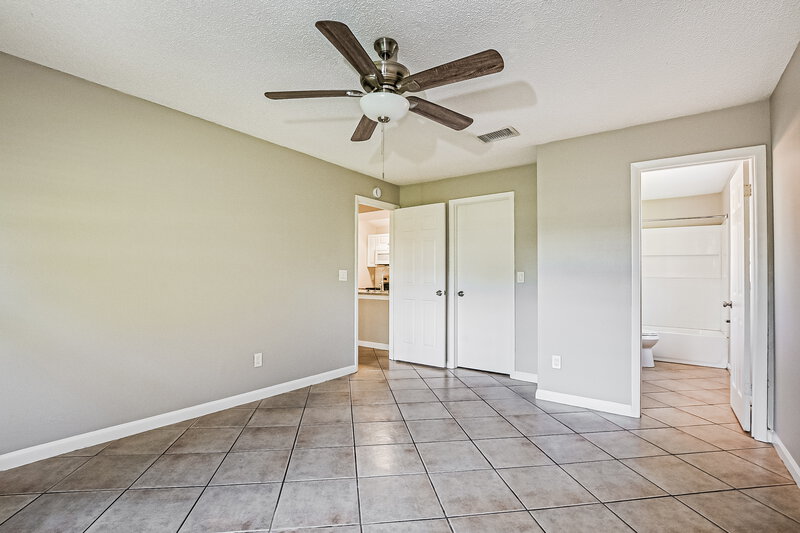 2,060/Mo, 8726 Gopher Ln Orlando, FL 32829 Main Bedroom View