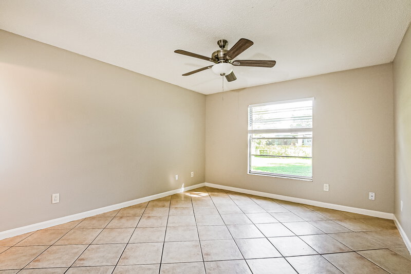 2,060/Mo, 8726 Gopher Ln Orlando, FL 32829 Main Bedroom View 2