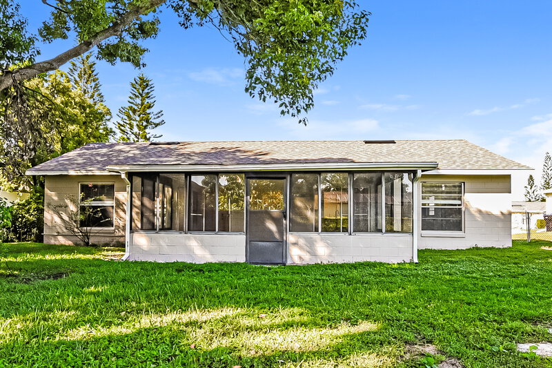 2,060/Mo, 8726 Gopher Ln Orlando, FL 32829 Rear View