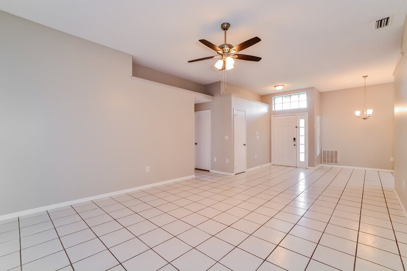 2,150/Mo, 2922 Autumn Run Pl Orlando, FL 32822 Living Room View