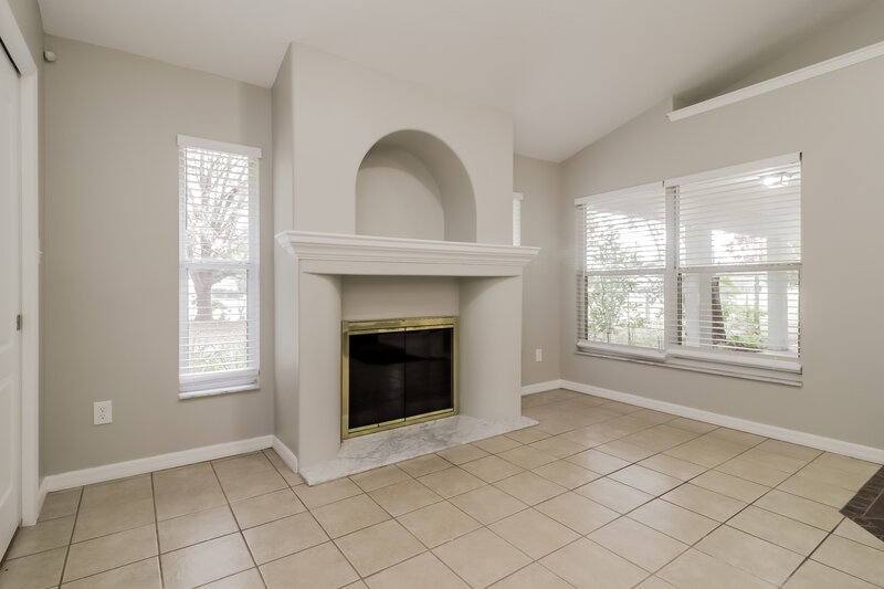 2,480/Mo, 2980 W Beaumont Ln Eustis, FL 32726 Living Room View