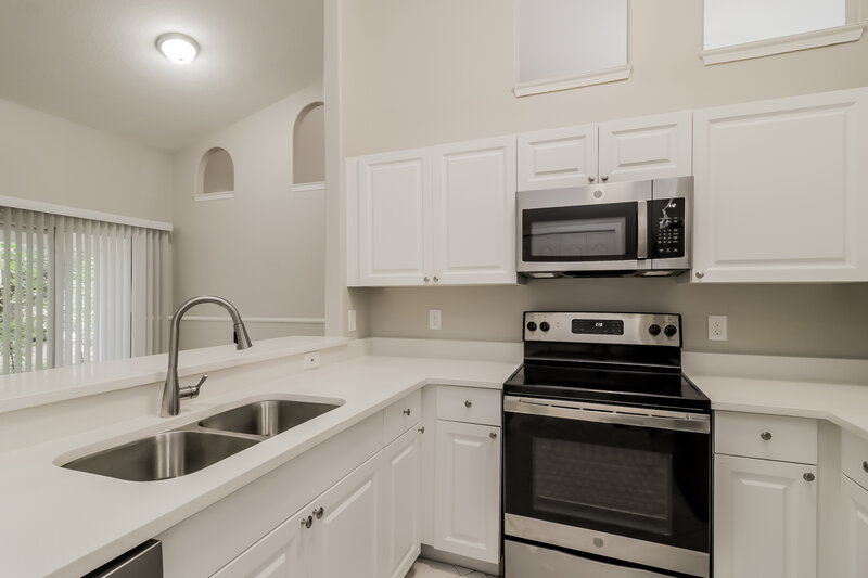 2,480/Mo, 2980 W Beaumont Ln Eustis, FL 32726 Kitchen View