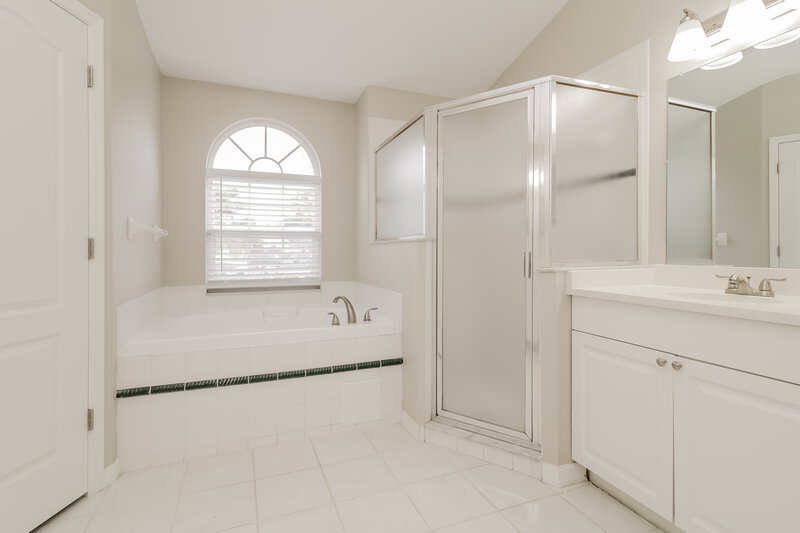 2,480/Mo, 2980 W Beaumont Ln Eustis, FL 32726 Main Bathroom View