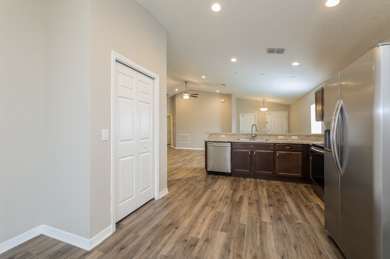 2,395/Mo, 4579 Calumet Dr Saint Cloud, FL 34772 Dining Room View 2