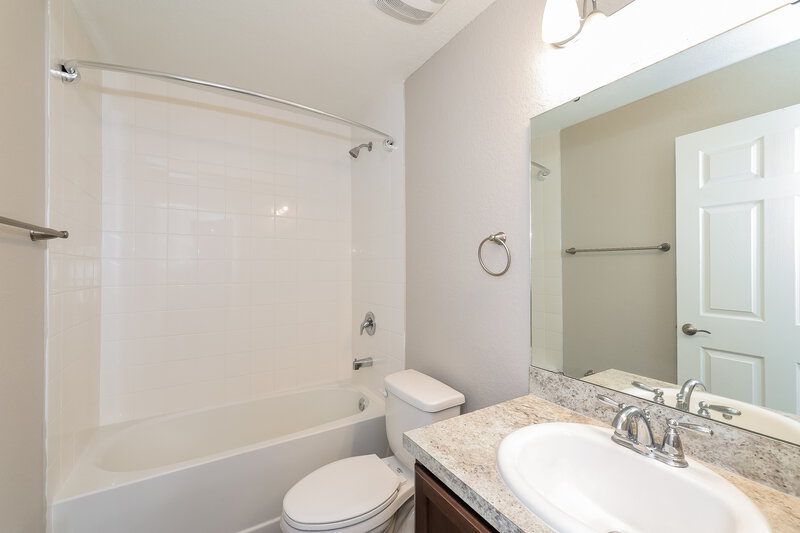 2,395/Mo, 4579 Calumet Dr Saint Cloud, FL 34772 Bathroom View