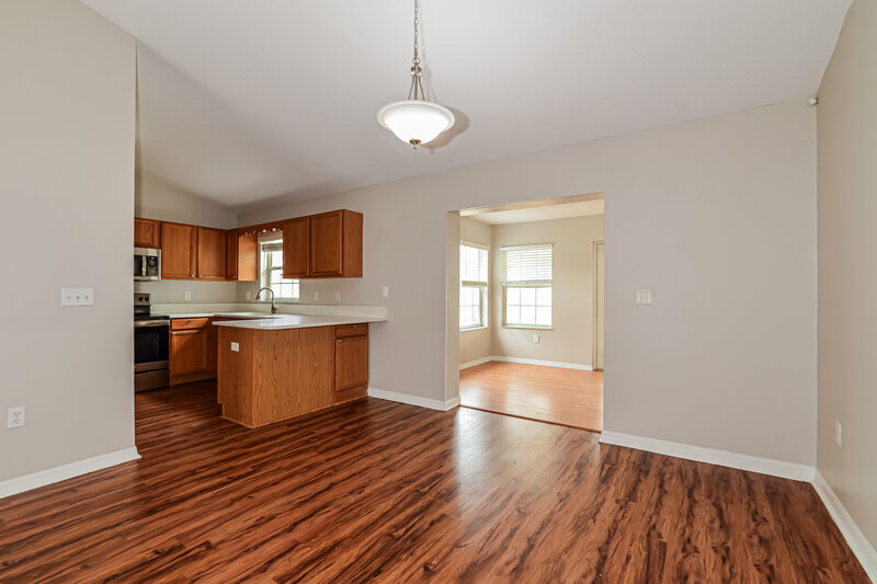 1,865/Mo, 11305 Lake Dr Leesburg, FL 34788 Dining Room View