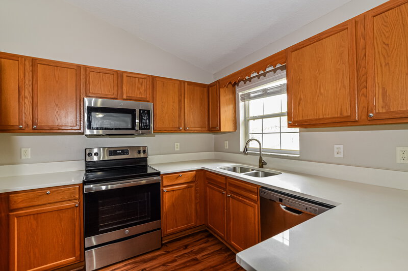 1,865/Mo, 11305 Lake Dr Leesburg, FL 34788 Kitchen View