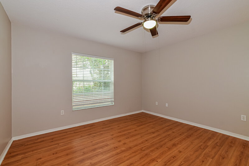 1,865/Mo, 11305 Lake Dr Leesburg, FL 34788 Main Bedroom View