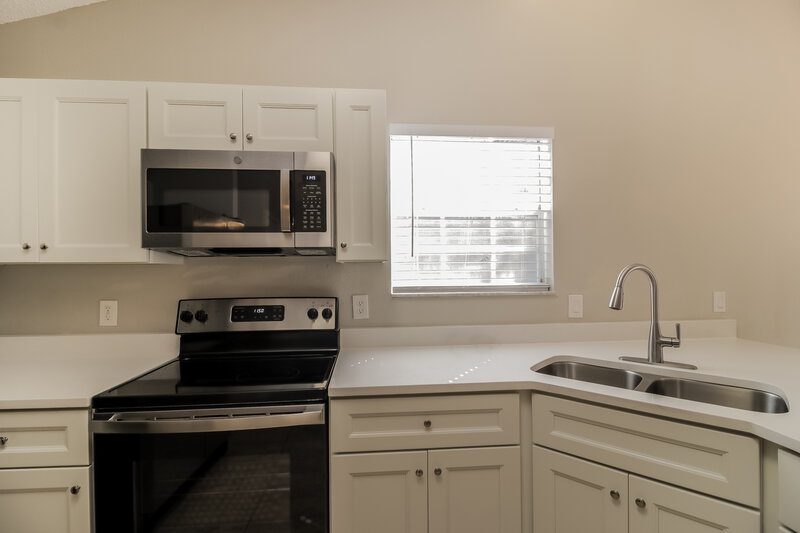 2,525/Mo, 6540 Piccadilly Ln Orlando, FL 32835 Kitchen View