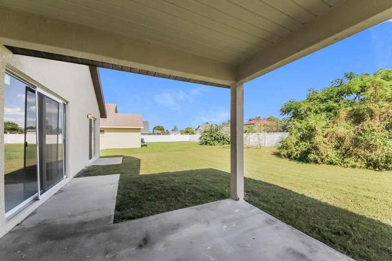 2,225/Mo, 2807 Berkshire Cir Kissimmee, FL 34743 Rear View