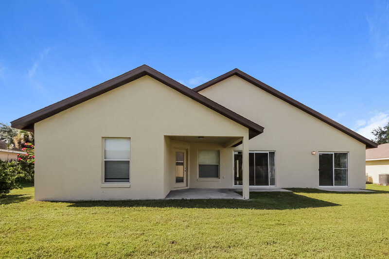 2,225/Mo, 2807 Berkshire Cir Kissimmee, FL 34743 Rear View 2