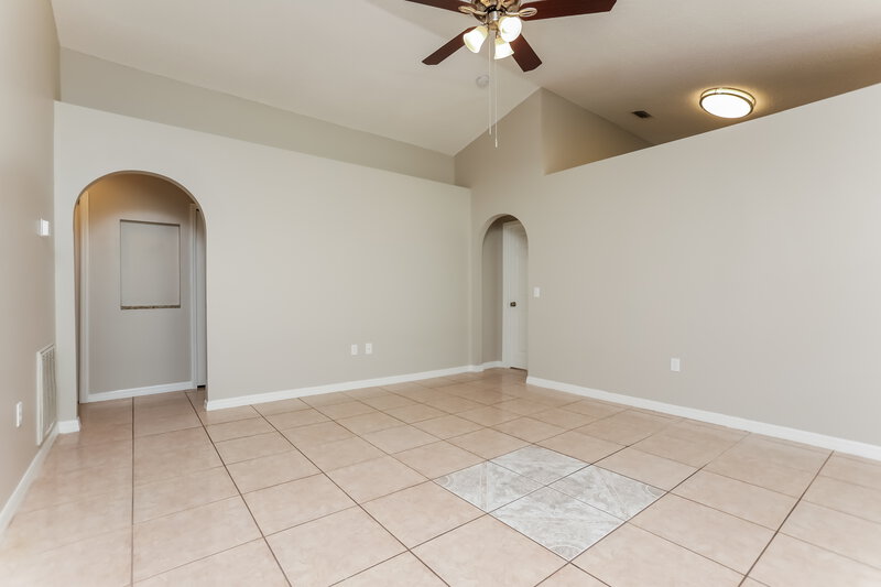 2,095/Mo, 5541 New Cambridge Rd Orlando, FL 32810 Living Room View