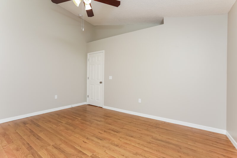 2,095/Mo, 5541 New Cambridge Rd Orlando, FL 32810 Main Bedroom View 2