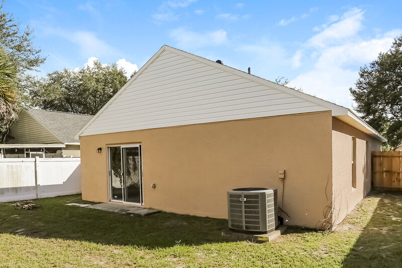 2,095/Mo, 5541 New Cambridge Rd Orlando, FL 32810 Rear View 2