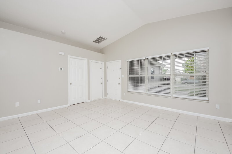 2,340/Mo, 2872 Woodruff Dr Orlando, FL 32837 Living Room View