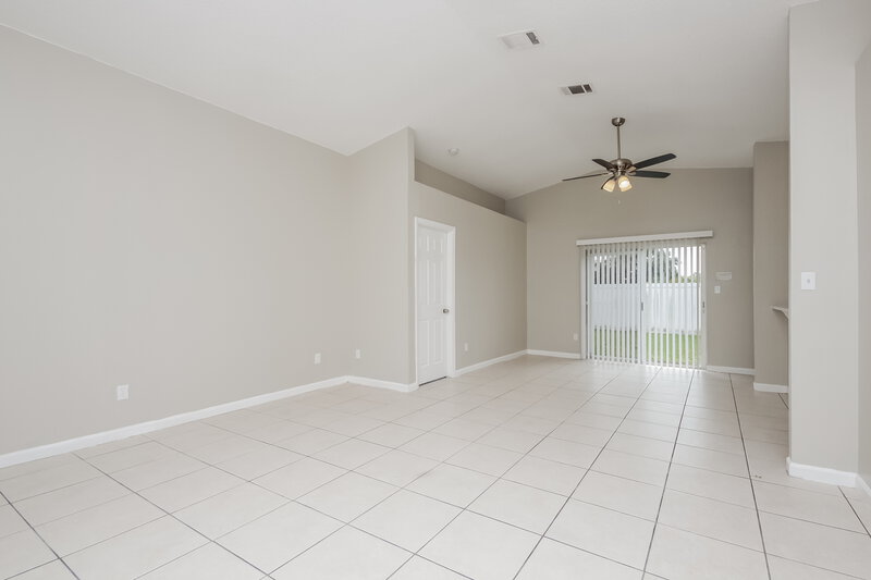 2,340/Mo, 2872 Woodruff Dr Orlando, FL 32837 Living Room View 2