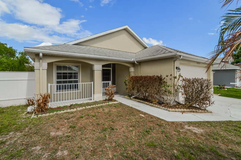 2,105/Mo, 1853 Wimbledon St Kissimmee, FL 34743 Front View