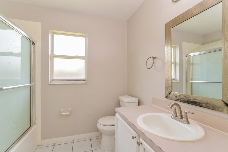 2,105/Mo, 1853 Wimbledon St Kissimmee, FL 34743 Bathroom View