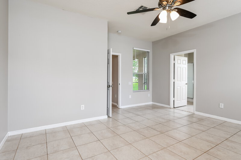2,450/Mo, 3217 Stonehurst Cir Kissimmee, FL 34741 Main Bedroom View 2