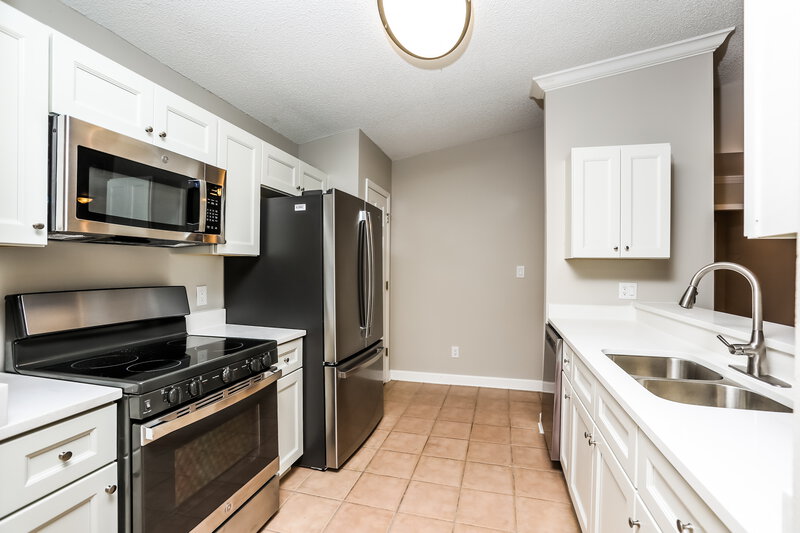 1,990/Mo, 336 Copperstone Cir Casselberry, FL 32707 Kitchen View 2