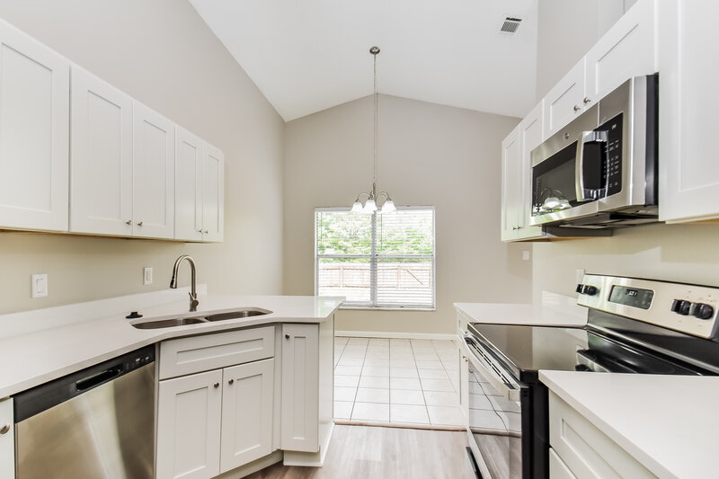 2,555/Mo, 11519 Keeley Ct Orlando, FL 32837 Kitchen View