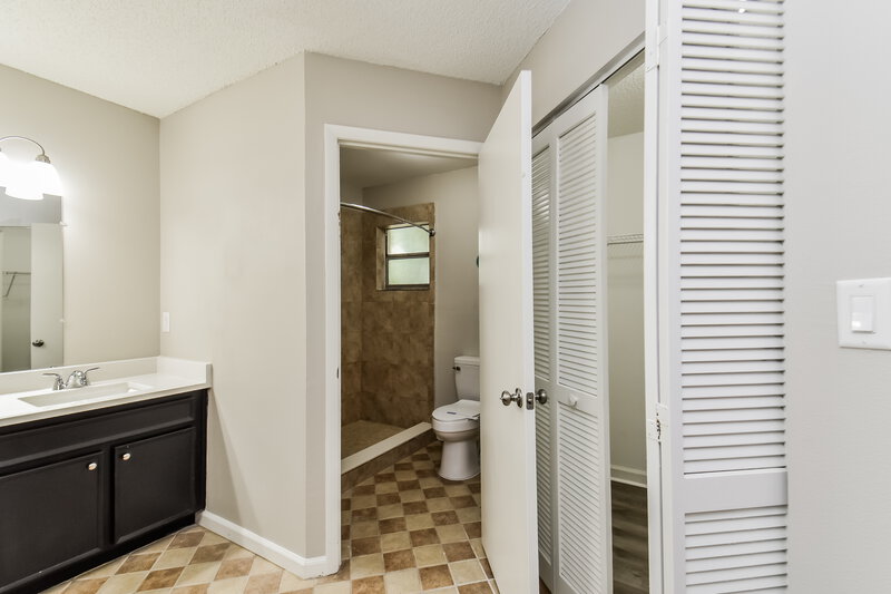 2,555/Mo, 11519 Keeley Ct Orlando, FL 32837 Main Bathroom View