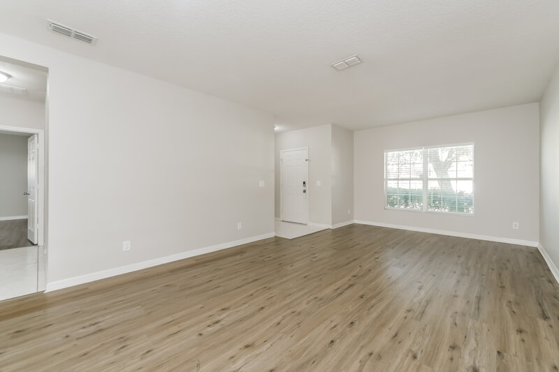 2,150/Mo, 4602 Caverns Dr Kissimmee, FL 34758 Living Room View 2