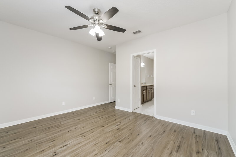 2,150/Mo, 4602 Caverns Dr Kissimmee, FL 34758 Main Bedroom View 2