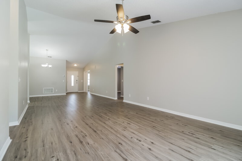 2,225/Mo, 5567 Elizabeth Rose Sq Orlando, FL 32810 Living Room View 2