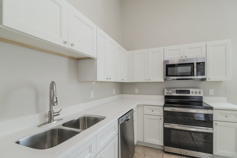 2,225/Mo, 5567 Elizabeth Rose Sq Orlando, FL 32810 Kitchen View