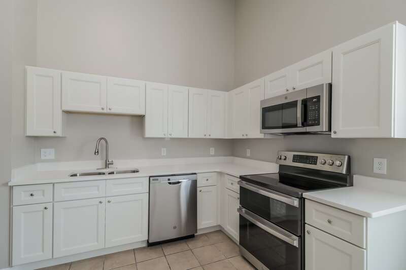 2,225/Mo, 5567 Elizabeth Rose Sq Orlando, FL 32810 Kitchen View 2