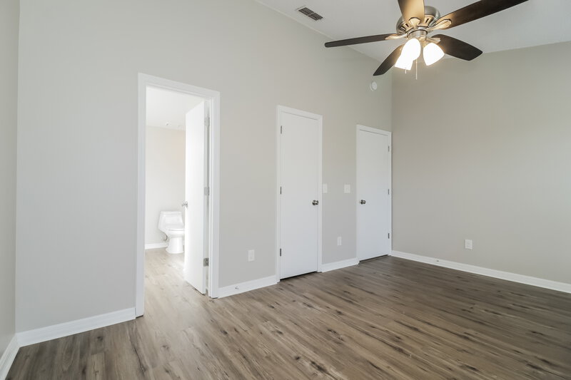 2,225/Mo, 5567 Elizabeth Rose Sq Orlando, FL 32810 Main Bedroom View 2