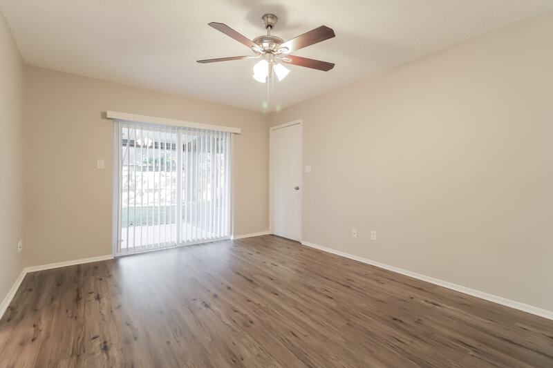 2,060/Mo, 14074 Ithaca Way Orlando, FL 32826 Living Room View 2
